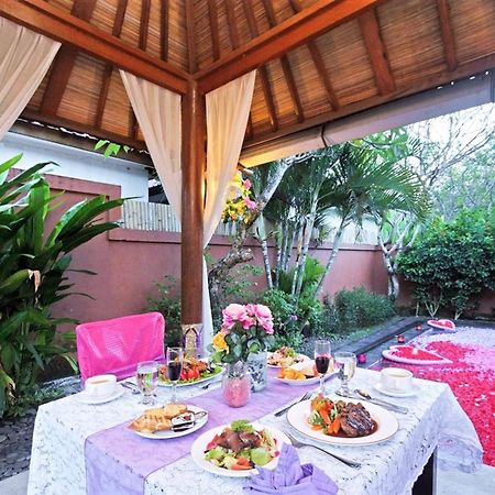 One Bedroom Private Villa Kuta Семіньяк Екстер'єр фото