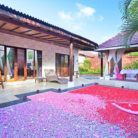 One Bedroom Private Villa Kuta Семіньяк Екстер'єр фото