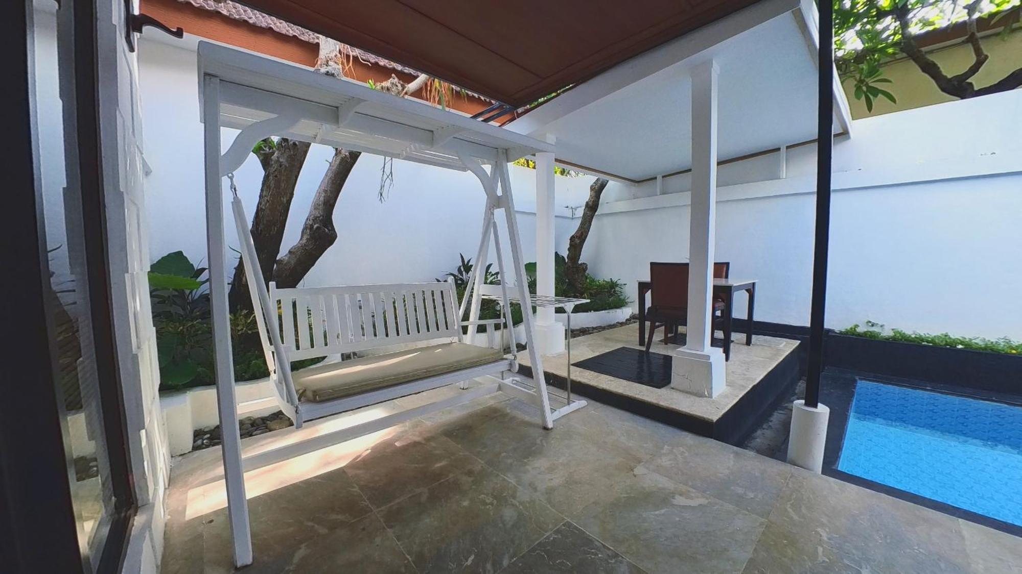 One Bedroom Private Villa Kuta Семіньяк Екстер'єр фото