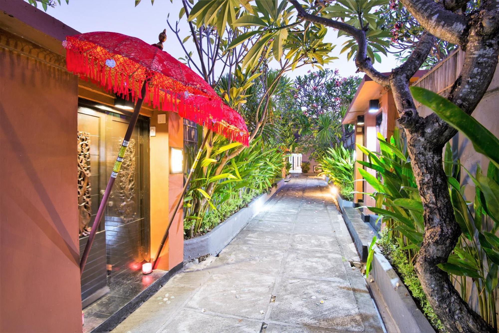 One Bedroom Private Villa Kuta Семіньяк Екстер'єр фото